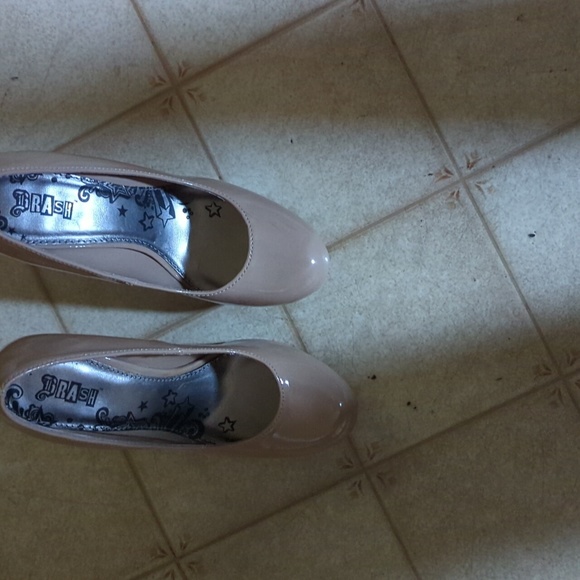 Brash Beige Round Toe Patent Leather Pumps - Picture 6 of 7